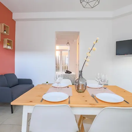 Elegant Arriere Gare Apartment *